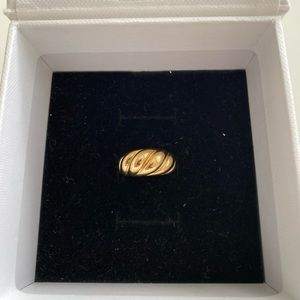 Mejuri Croissant Dôme Ring